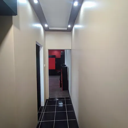 Sunny Corner Apartment *